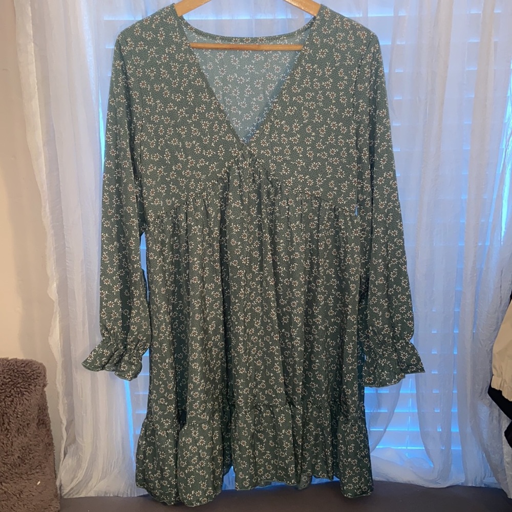 NWT Small Ditsy Floral Print Ruffle Hem SHEIN Dress